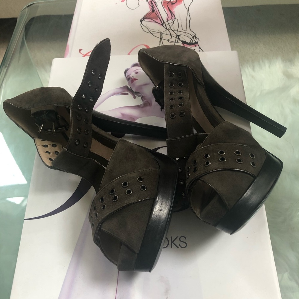 Fendi Sandals - Picture 5 of 5